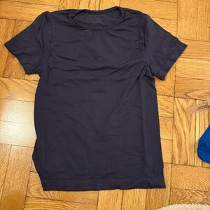 SKIMS Soft Smoothing Seamless Black Short Sleeve Tee Essential